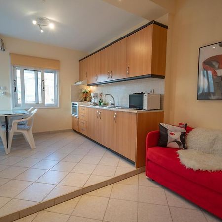 Attica Train Station 1 Bedroom 4 Pers Apartment アテネ エクステリア 写真