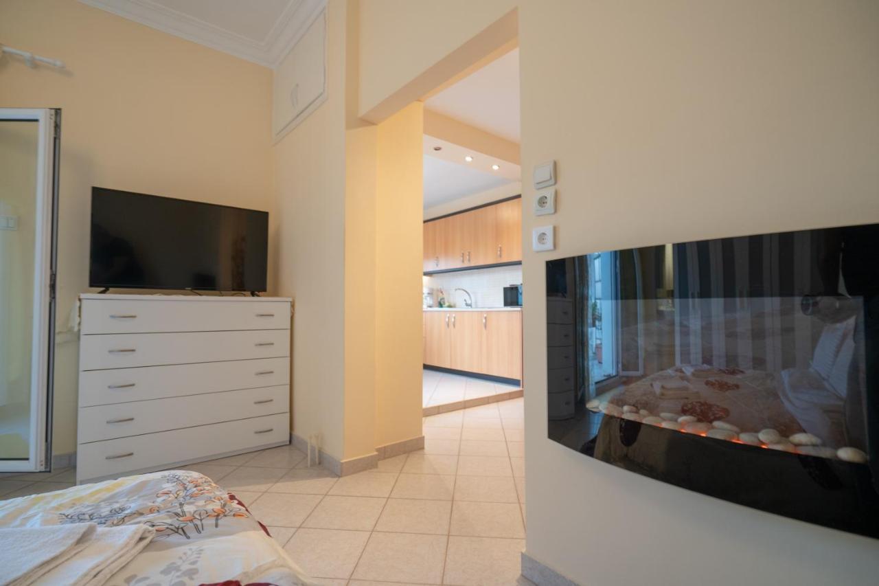 Attica Train Station 1 Bedroom 4 Pers Apartment アテネ エクステリア 写真